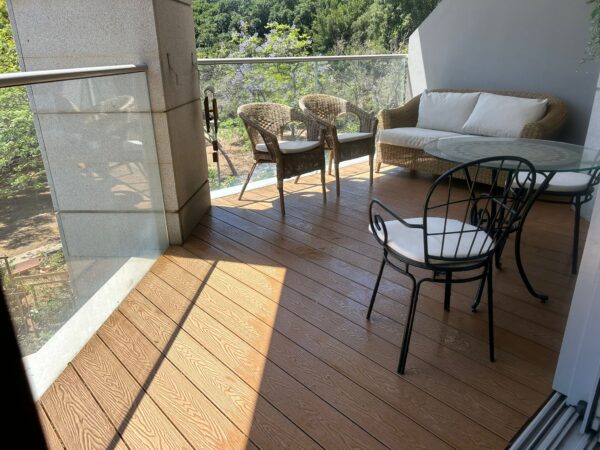 דק סינטטי Take-Deck במחירי מחסן ובבצבעים שונים – אספקה מיידית מהמלאי