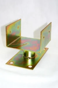 תושבת משטח צהובה לעמוד עץ 190 מ”מ דגם D-020