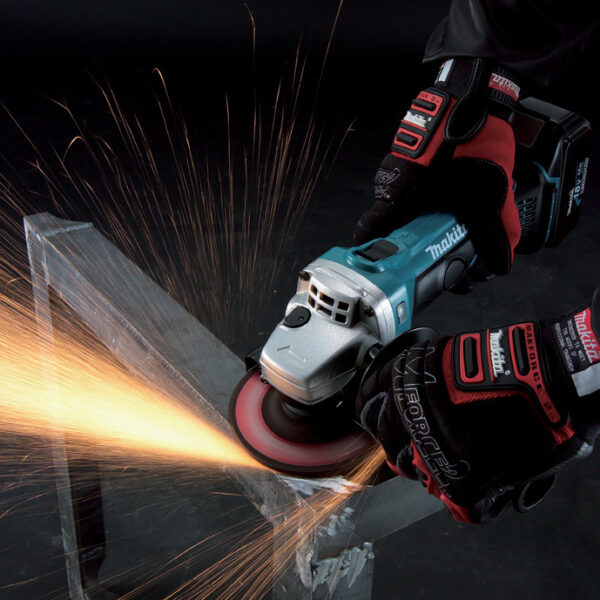 משחזת זווית "4.5 נטענת 18V (גוף בלבד) מקיטה DGA452Z – ניידות, ביצועים ודיוק בכל חיתוך